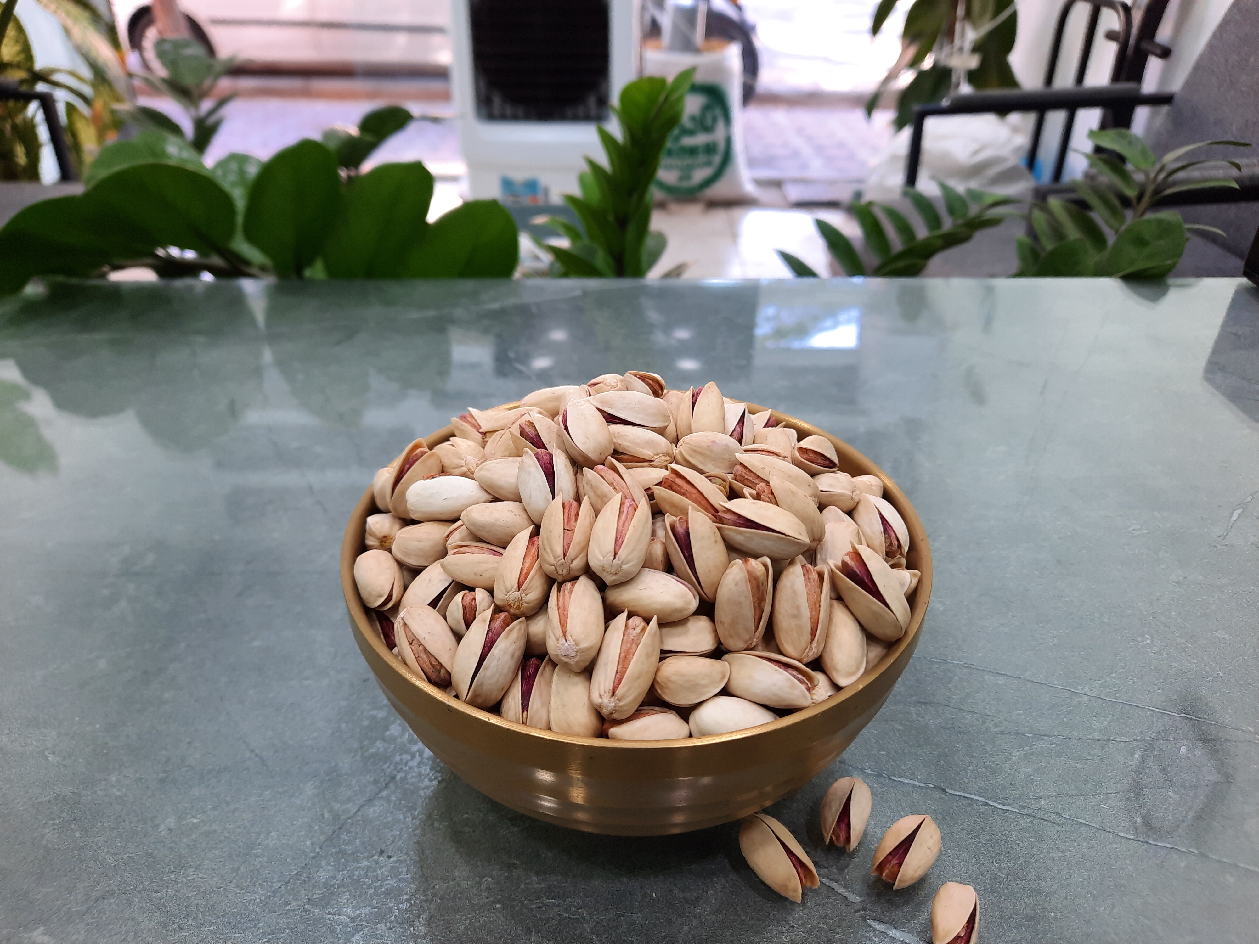 پسته بادامی سایز درشت